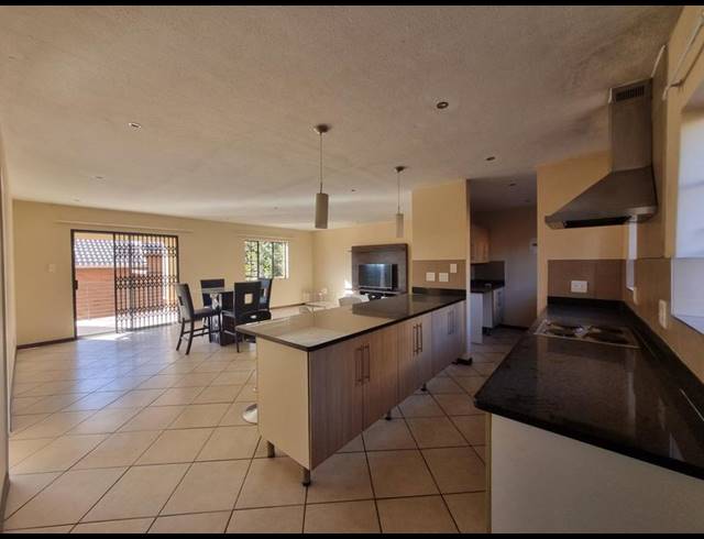 4 BEDROOM PROPERTY TO RENT IN MOOIKLOOF RIDGE ESTATE